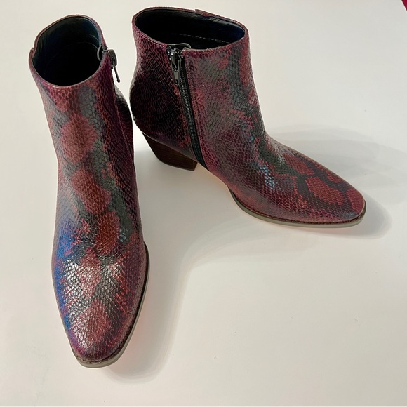 COCONUTS BY MATISSE Spade Burgundy Snakeskin Booties - Picture 2 of 15
